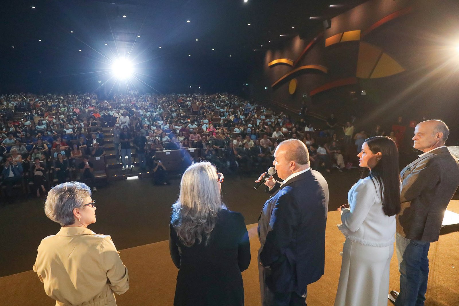 Programa Pontes para o Mundo amplia vagas e destinos na segunda edição