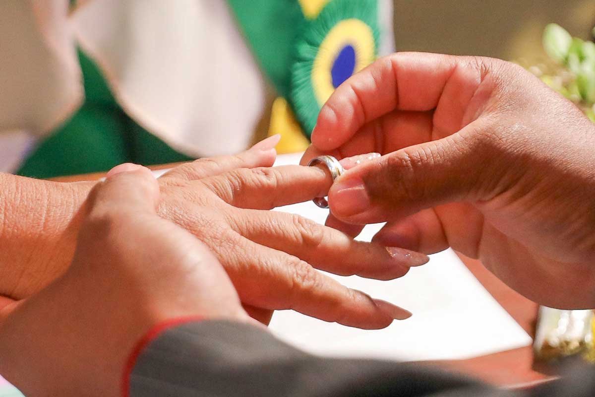 Mais de 100 casais oficializam união no primeiro Casamento Comunitário de 2026 no DF