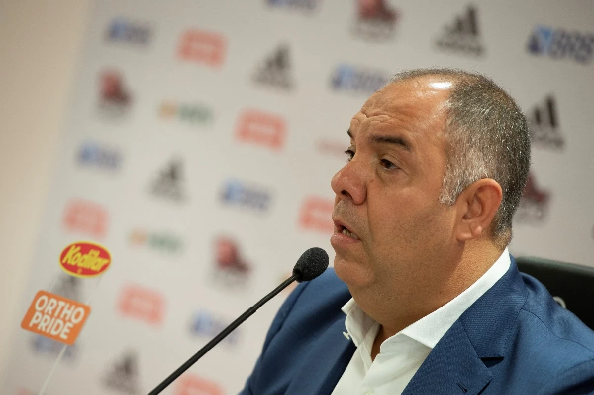 Ex-vice do Flamengo que mordeu virilha de torcedor toma posse na Câmara