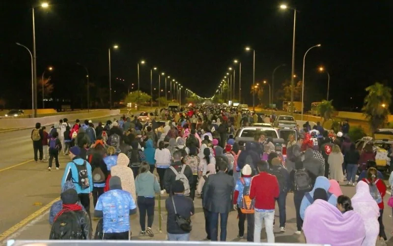 40ª Caminhada Mariana: Devoção e Fé Unem Brasília em Romaria Noturna