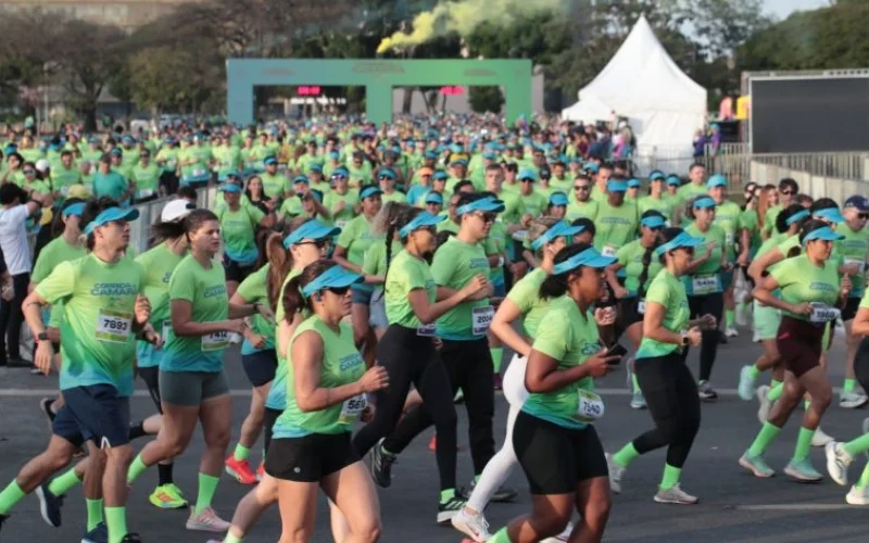 Corrida da Câmara celebra 200 anos da Casa e atrai 6 mil na Esplanada